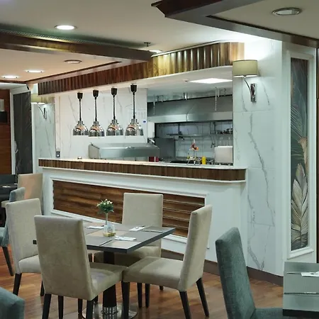 New Park Hotel 5*
