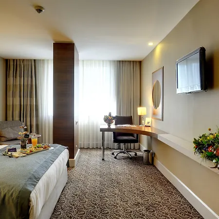 New Park Hotel 5*