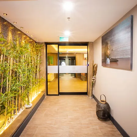 New Park Hotel